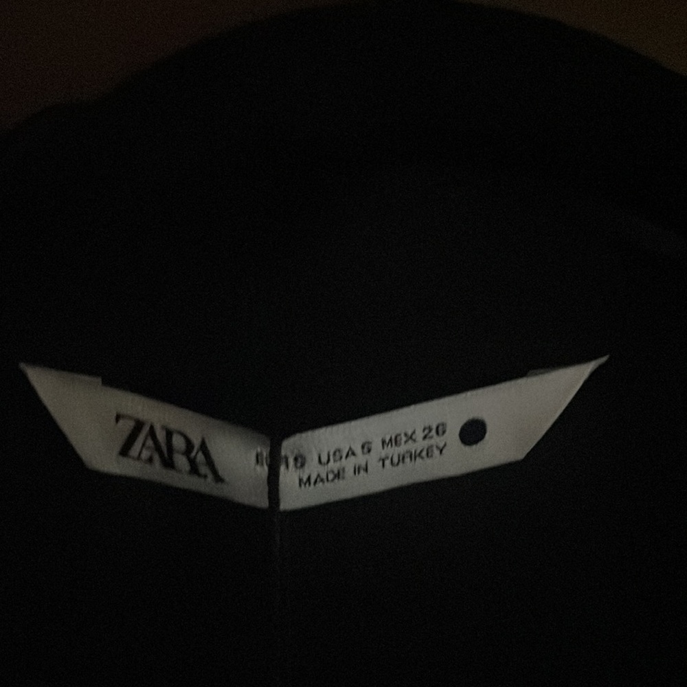 Zara Button-Up - Picture 3 of 6